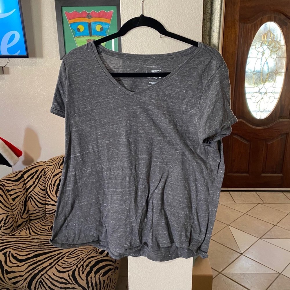 Kohls Grey T-Shirt
